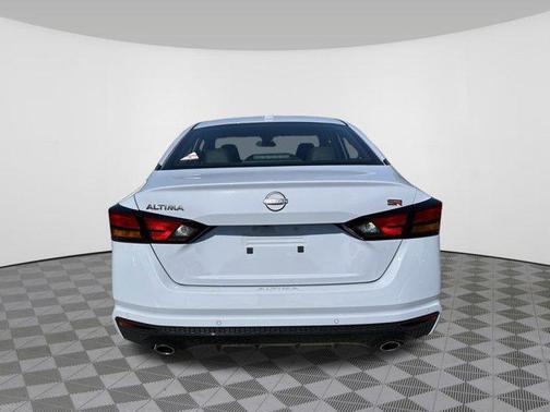 2025 Nissan Altima SR FWD