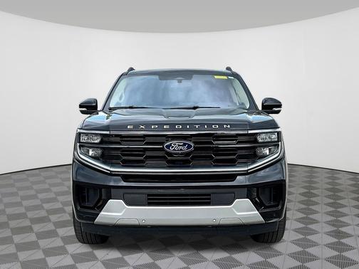 Black Metallic 2025 Ford Expedition Platinum