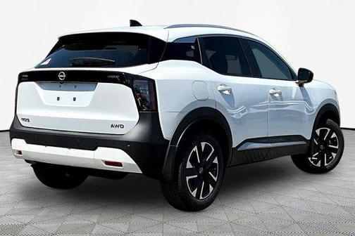 Aspen White Tricoat 2026 Nissan Kicks SV