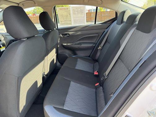 2025 Nissan Versa 1.6 SV