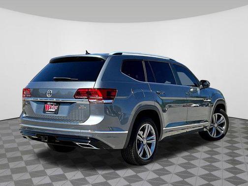 Platinum Gray Metallic 2019 Volkswagen Atlas 3.6L SEL