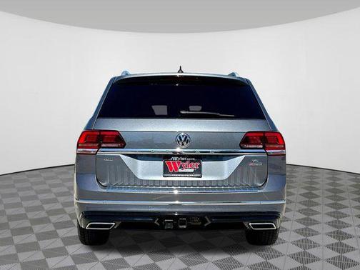 Platinum Gray Metallic 2019 Volkswagen Atlas 3.6L SEL