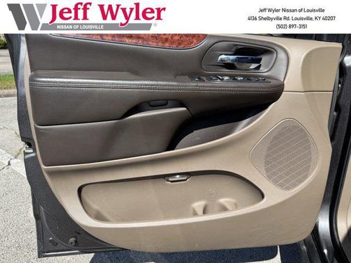 2016 Chrysler Town & Country Touring