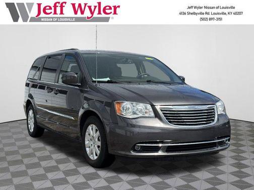 2016 Chrysler Town & Country Touring