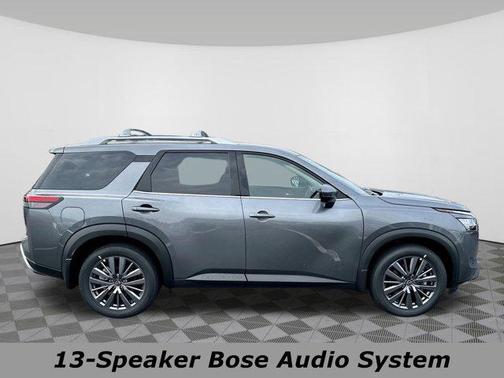2025 Nissan Pathfinder SL 4WD