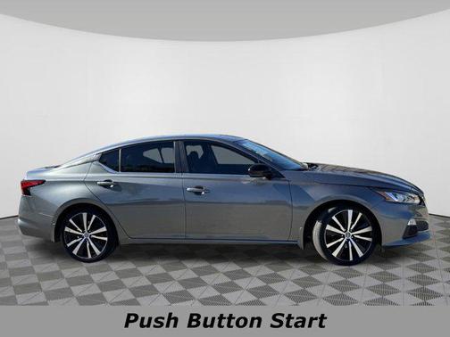 2020 Nissan Altima SR FWD
