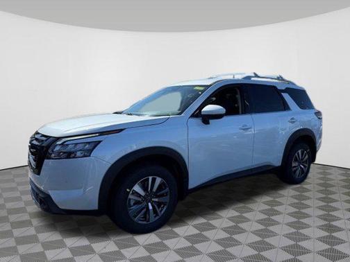 2025 Nissan Pathfinder SL 4WD