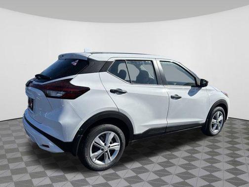 2025 Nissan Kicks S