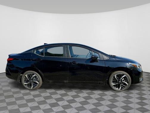 Super Black 2025 Nissan Versa 1.6 S