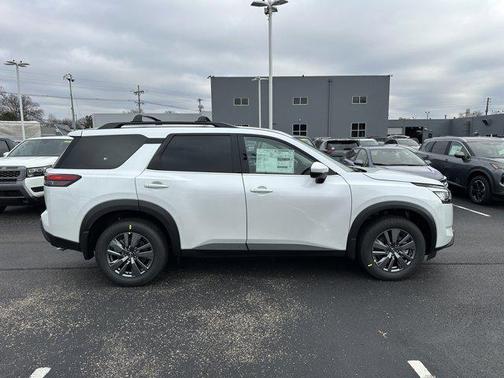 2025 Nissan Pathfinder SV 4WD