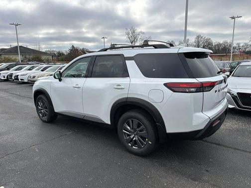 2025 Nissan Pathfinder SV 4WD