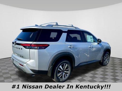 2025 Nissan Pathfinder SL 4WD