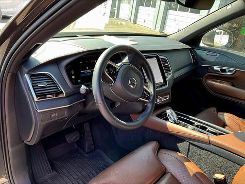 Platinum Grey Metallic 2024 Volvo XC90 B6 Ultimate Bright Theme 7-Seater