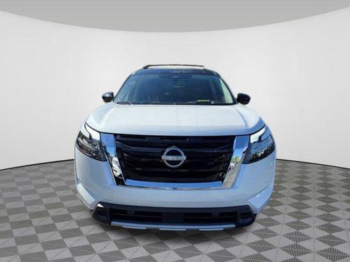 2025 Nissan Pathfinder Platinum 4WD