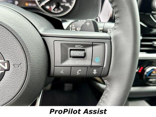 2025 Nissan Pathfinder SV 4WD