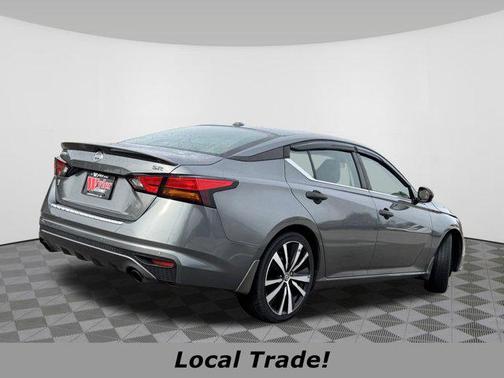 2022 Nissan Altima SR FWD