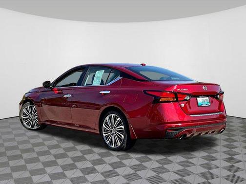 Scarlet Ember Tintcoat 2023 Nissan Altima 2.5 SL