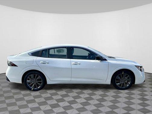 Aspen White Tricoat 2026 Nissan Sentra SL