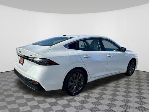 Aspen White Tricoat 2026 Nissan Sentra SL