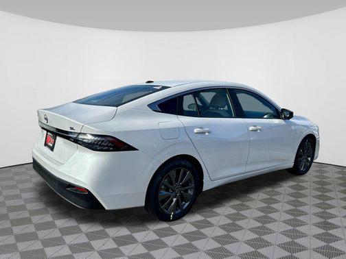 Aspen White Tricoat 2026 Nissan Sentra SL