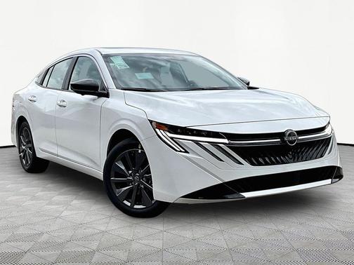 Aspen White Tricoat 2026 Nissan Sentra SL