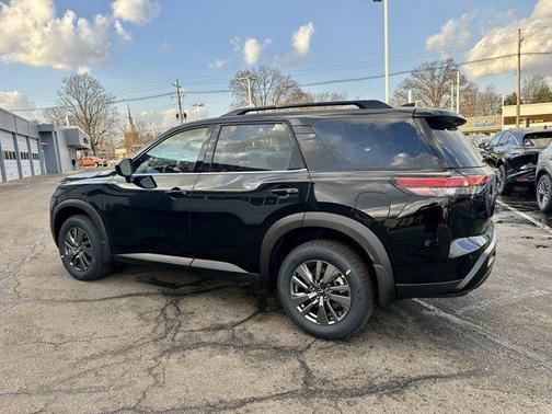 2026 Nissan Pathfinder SV