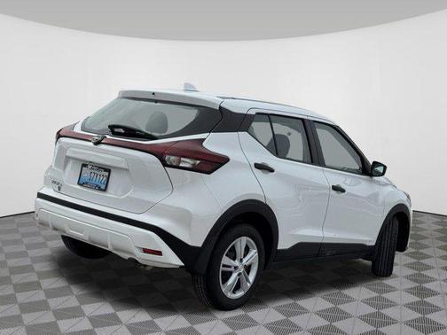 2025 Nissan Kicks S