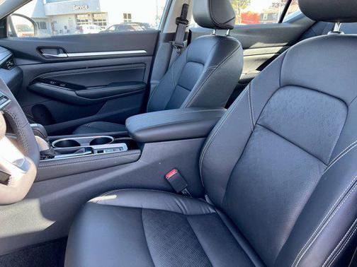 2025 Nissan Altima SL FWD