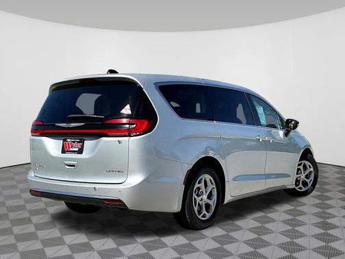 Silver Mist Clearcoat 2024 Chrysler Pacifica Limited