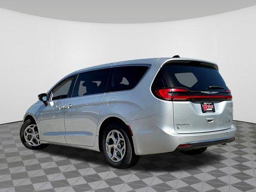 Silver Mist Clearcoat 2024 Chrysler Pacifica Limited