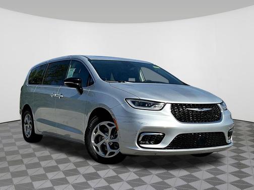 Silver Mist Clearcoat 2024 Chrysler Pacifica Limited