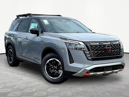 Boulder Gray Pearl/Super Black 2026 Nissan Pathfinder Rock Creek