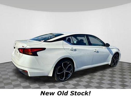2025 Nissan Altima SR FWD