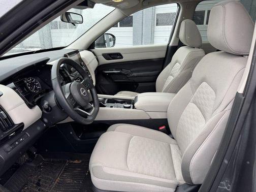 2025 Nissan Pathfinder SV 4WD