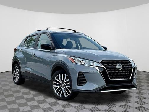Boulder Gray Pearl 2022 Nissan Kicks SV