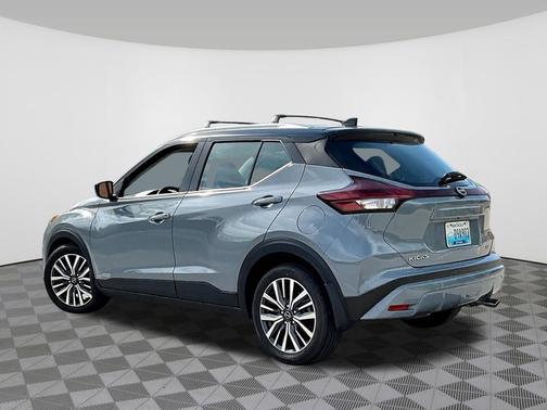 Boulder Gray Pearl 2022 Nissan Kicks SV