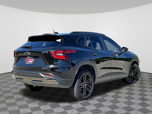 Mosaic Black Metallic 2025 Chevrolet Trax FWD ACTIV