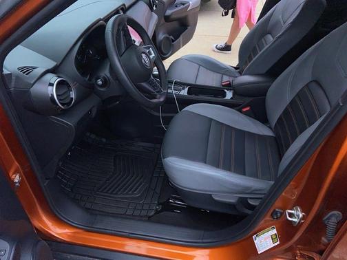 Monarch Orange Metallic/Super Black 2023 Nissan Kicks SR