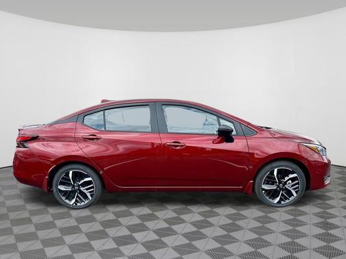 Scarlet Ember Tintcoat 2025 Nissan Versa 1.6 S