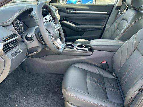 2025 Nissan Altima SR FWD