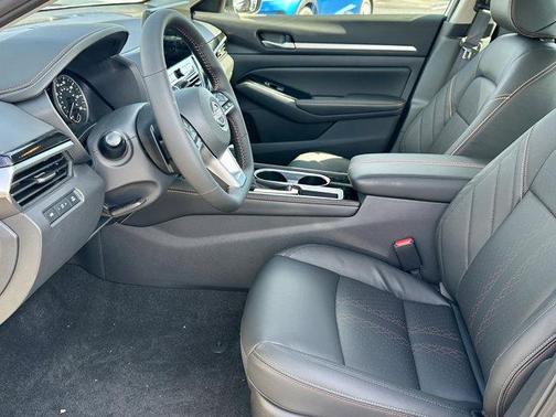 2025 Nissan Altima SR FWD