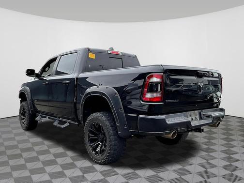 Diamond Black Crystal Pearlcoat 2022 RAM 1500 Big Horn/Lone Star