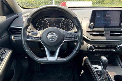 2022 Nissan Altima SR VC-Turbo FWD