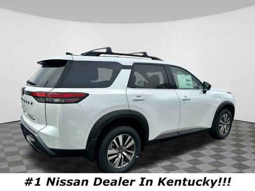 Everest White Pearl Tricoat 2026 Nissan Pathfinder SL