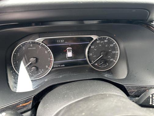 Pearl White Tricoat 2024 Nissan Pathfinder SL 4WD