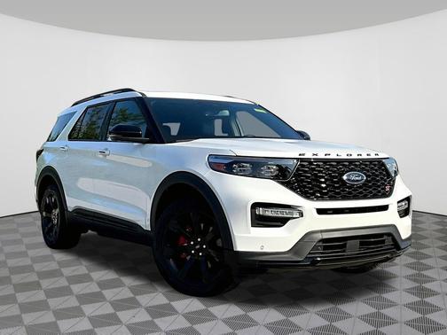Star White Metallic Tri-Coat 2022 Ford Explorer ST