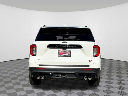 Star White Metallic Tri-Coat 2022 Ford Explorer ST