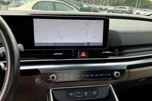 Snow White Pearl 2025 Kia Carnival LXS