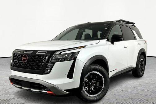 Everest White Pearl Tricoat/Super Black 2026 Nissan Pathfinder Rock Creek