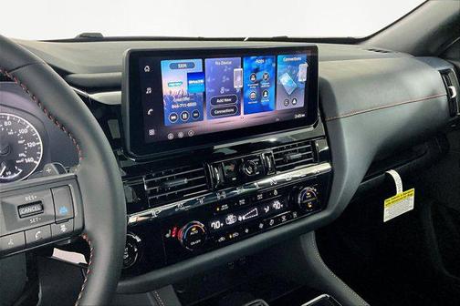 Everest White Pearl Tricoat/Super Black 2026 Nissan Pathfinder Rock Creek